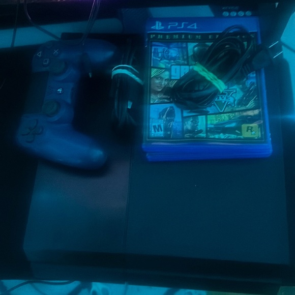 PLAYSTATION 4 GAMES INCLUDED